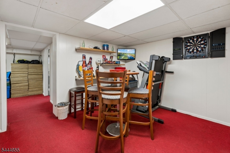 319 Edgeworth St