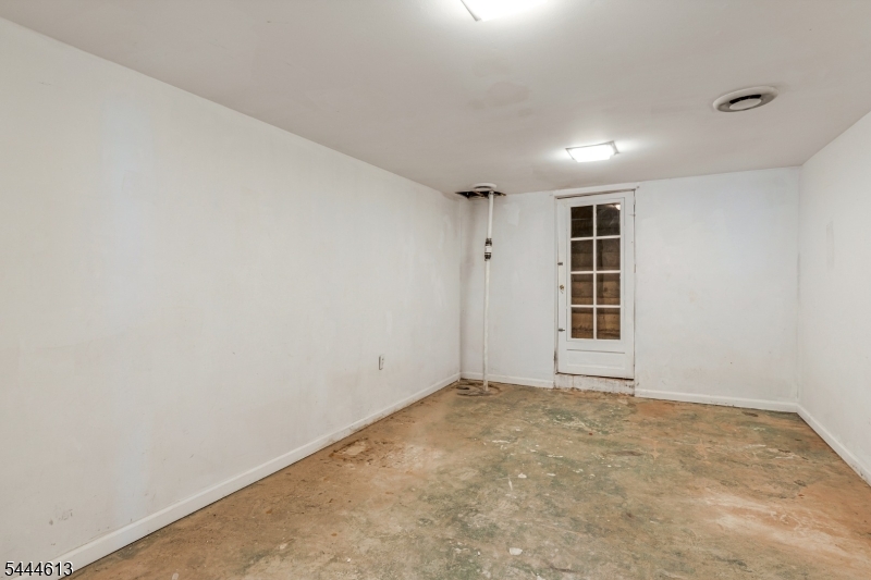 263 N Jackson Ave