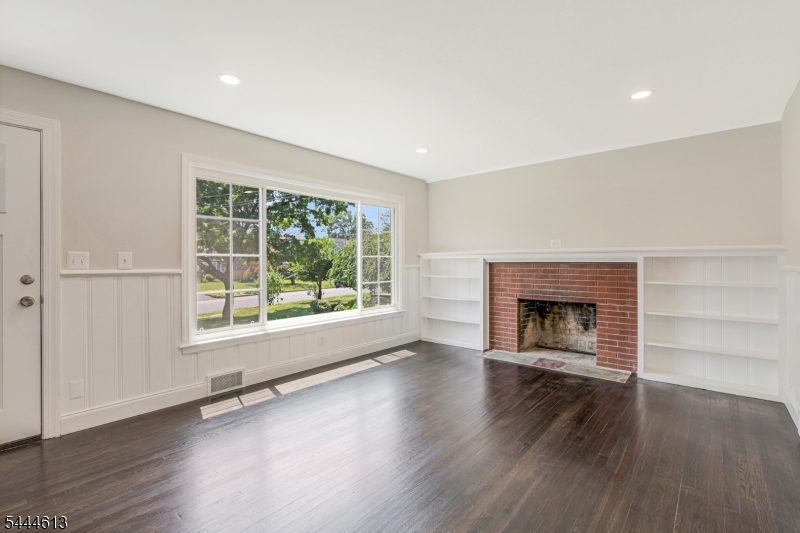 263 N Jackson Ave