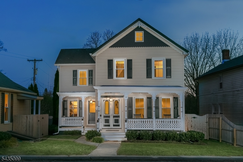 15 Main St