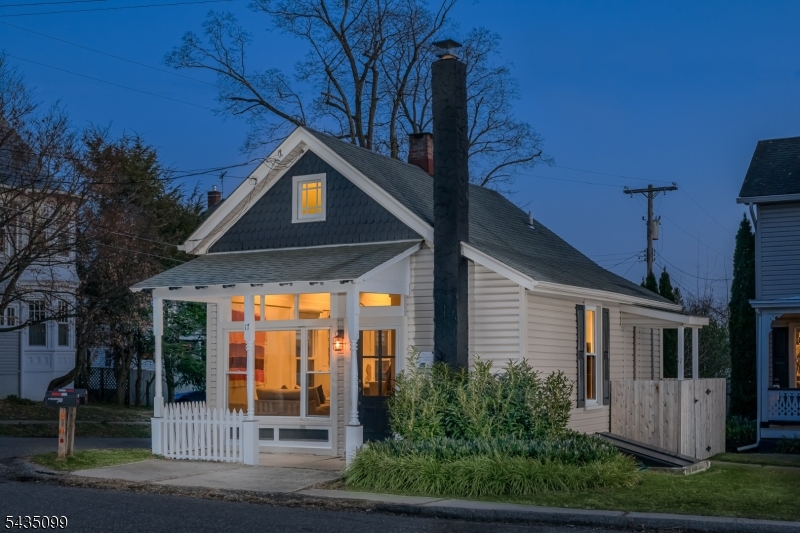 15 Main St