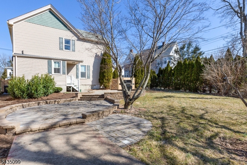 15 Main St