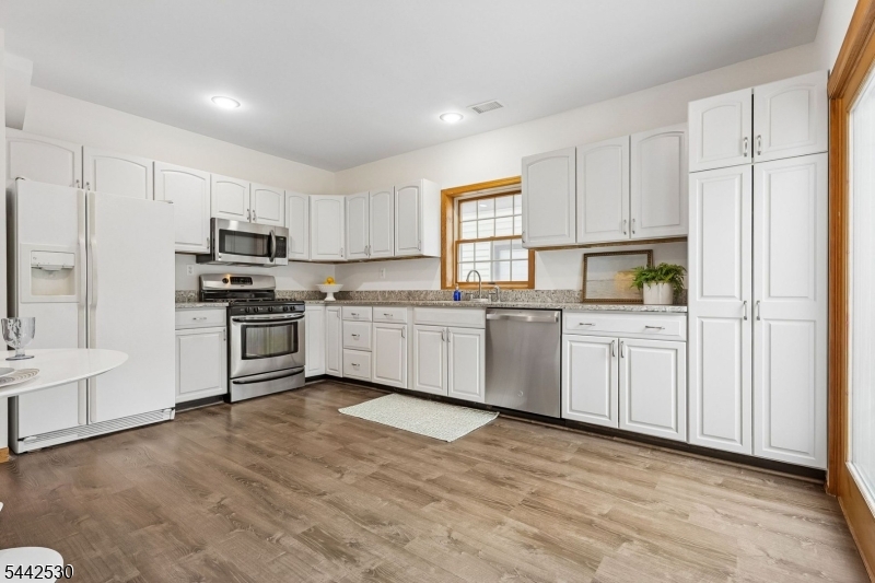 48 Claremont Ave
