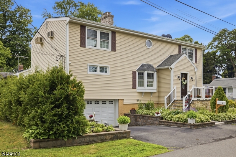 15 Spruce Pl