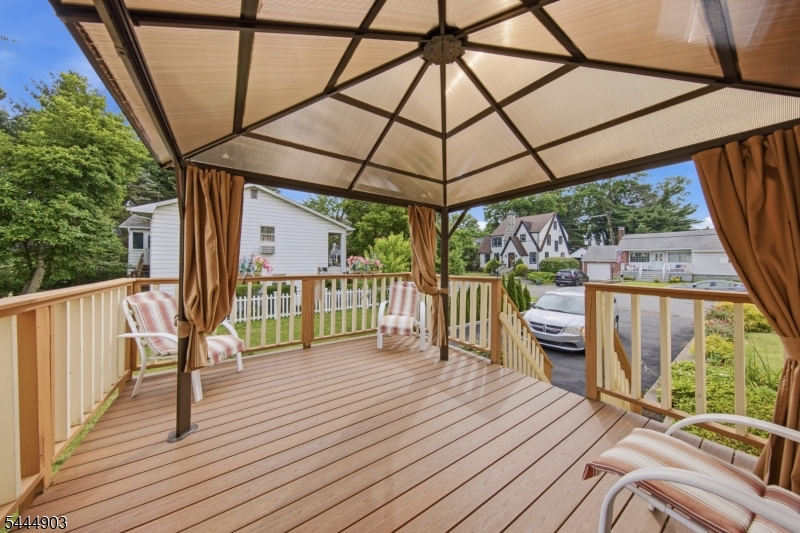 15 Spruce Pl