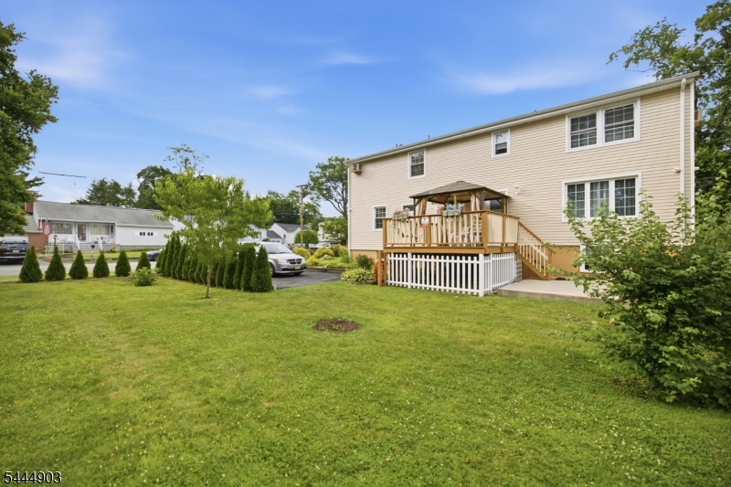 15 Spruce Pl