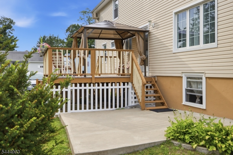 15 Spruce Pl
