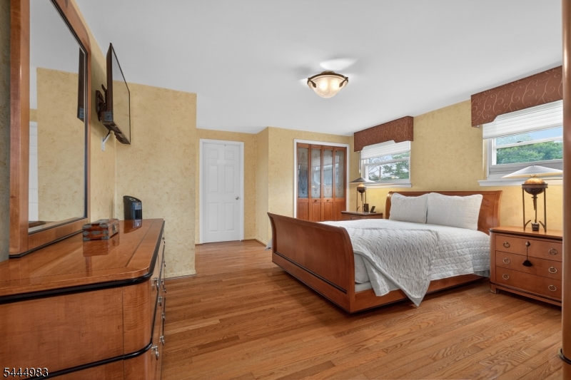 24 Deerwood Ave