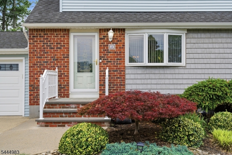 24 Deerwood Ave