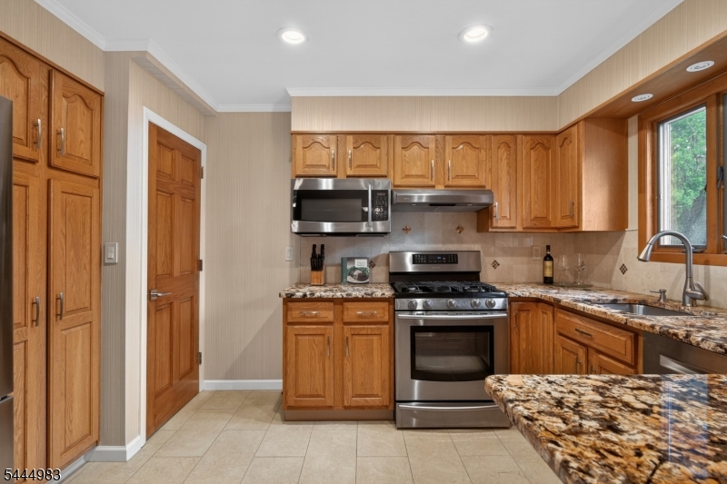 24 Deerwood Ave