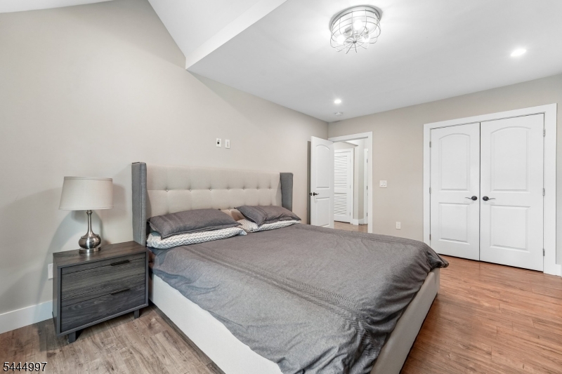 157 W Lindsley Rd