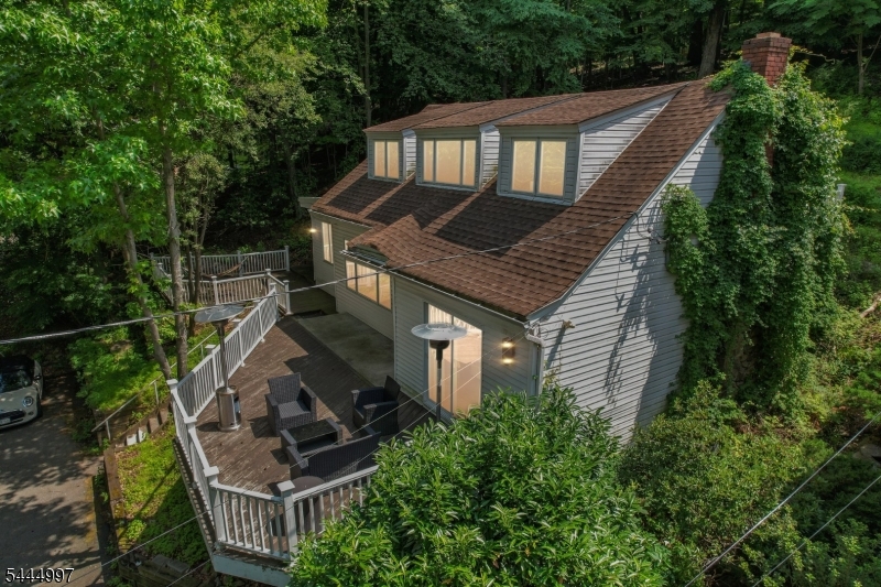 157 W Lindsley Rd