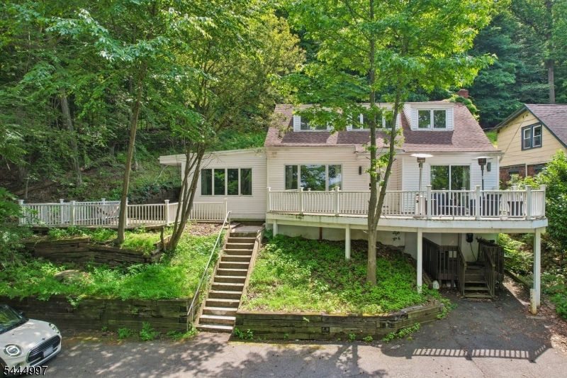 157 W Lindsley Rd