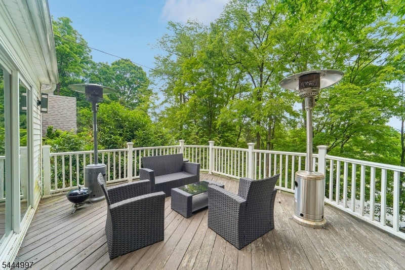 157 W Lindsley Rd