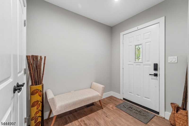 157 W Lindsley Rd