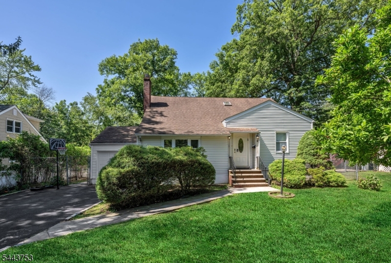 9 Midway Dr
