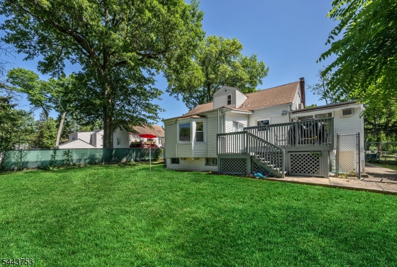 9 Midway Dr