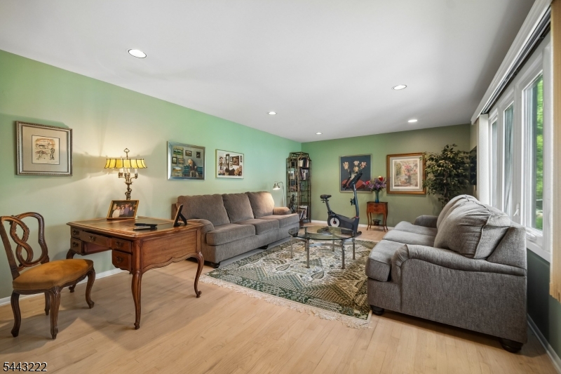 12 Arbor Ct