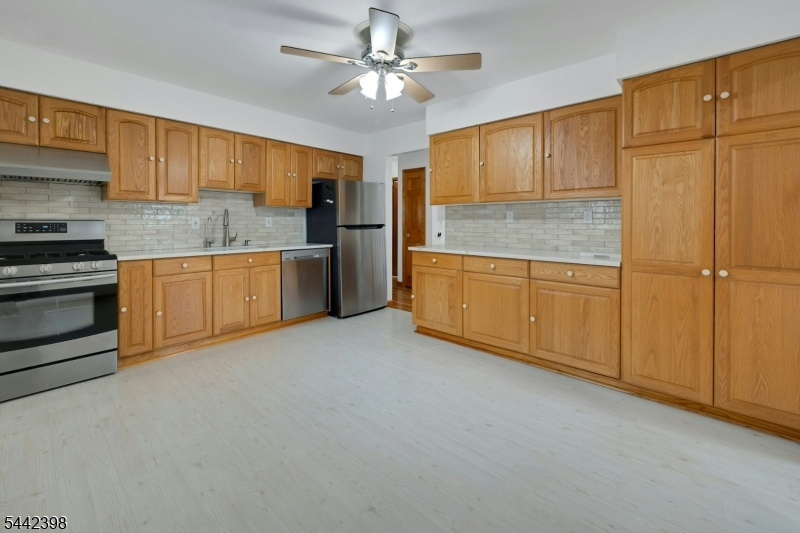 61 Fairmount Rd