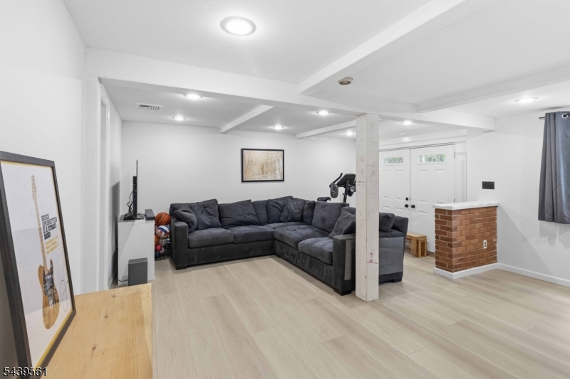 10 Cornell Pl