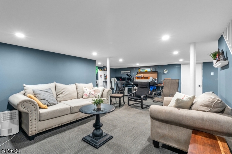 958 Leland Ave