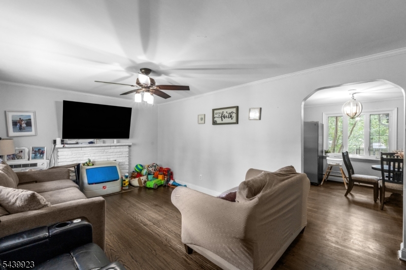 958 Leland Ave