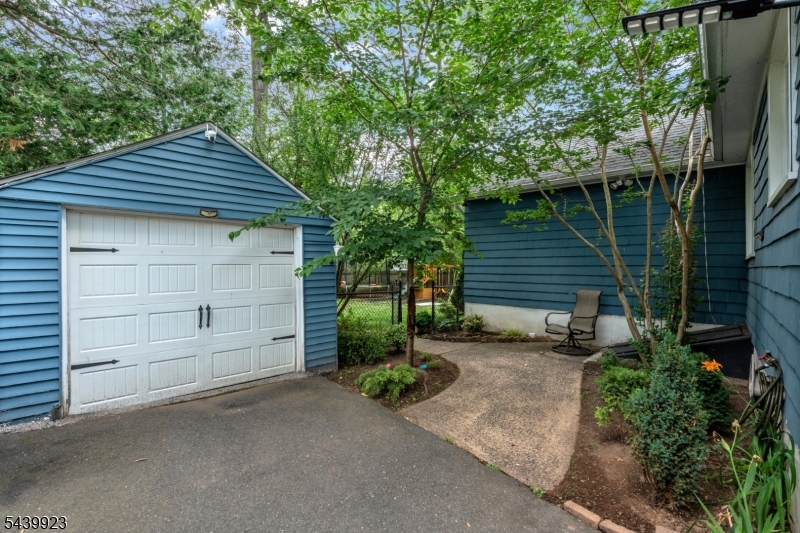 958 Leland Ave