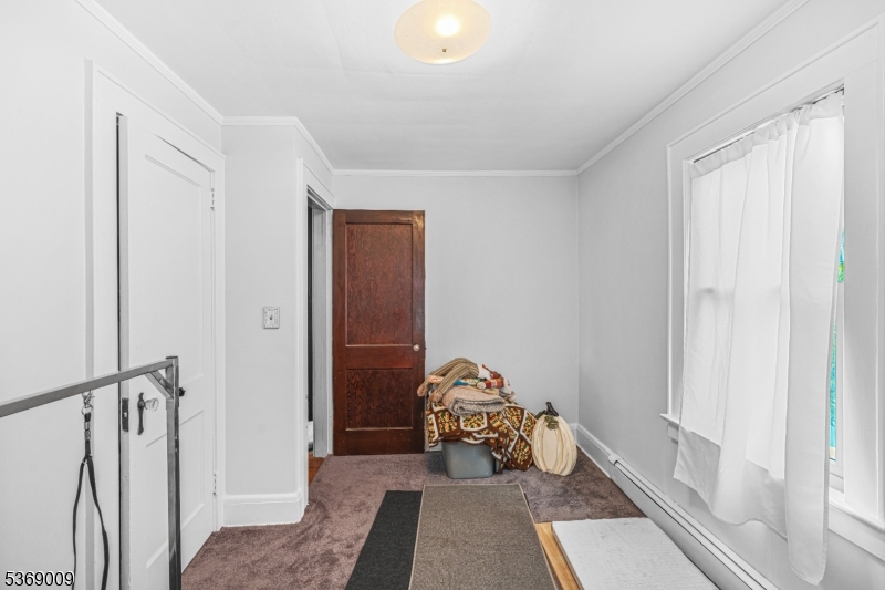 40 1St St