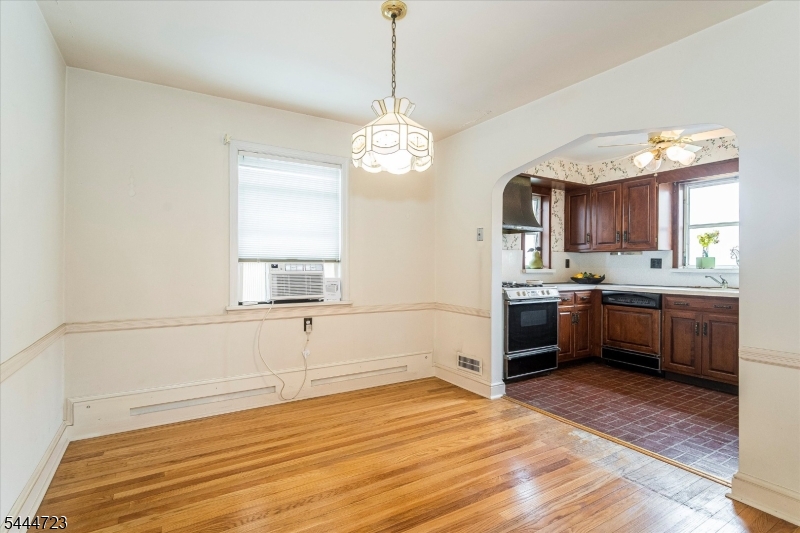 19 E Amsterdam Ave