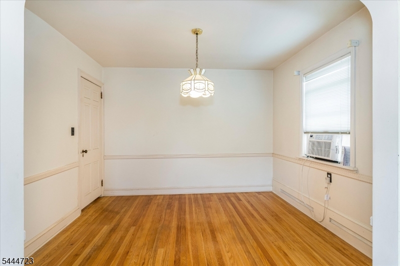 19 E Amsterdam Ave
