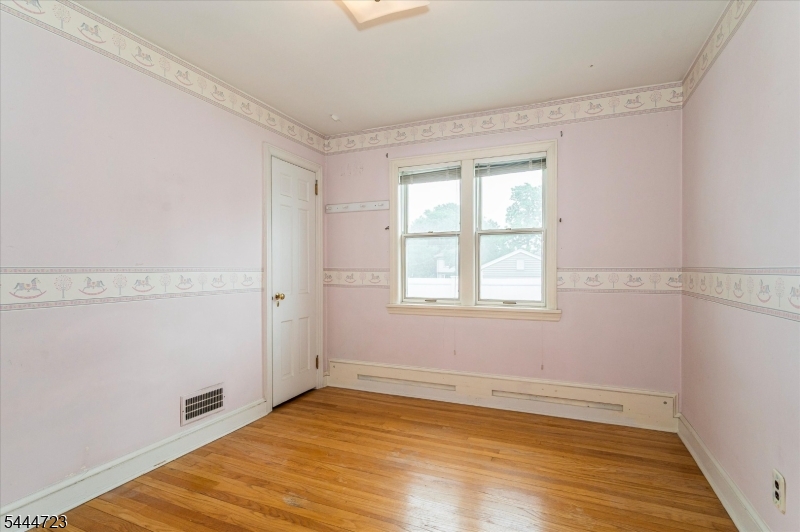 19 E Amsterdam Ave