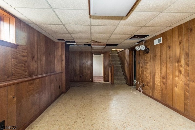 19 E Amsterdam Ave