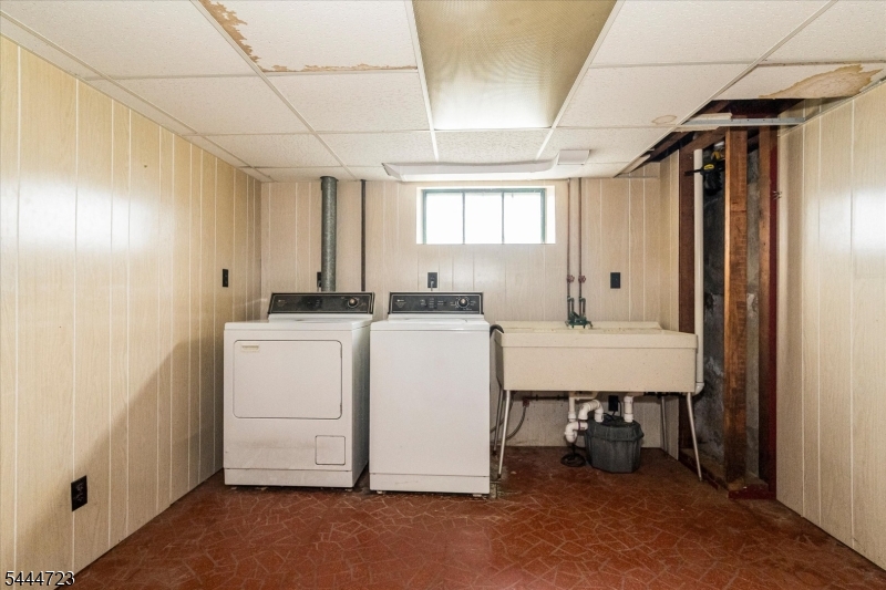 19 E Amsterdam Ave