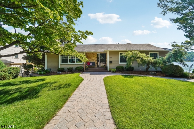 1050 Pines Lake Dr