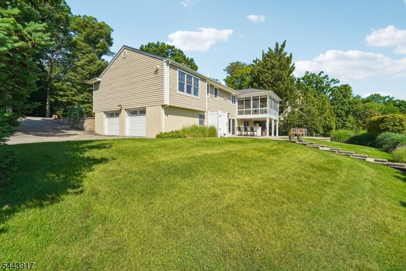 1050 Pines Lake Dr