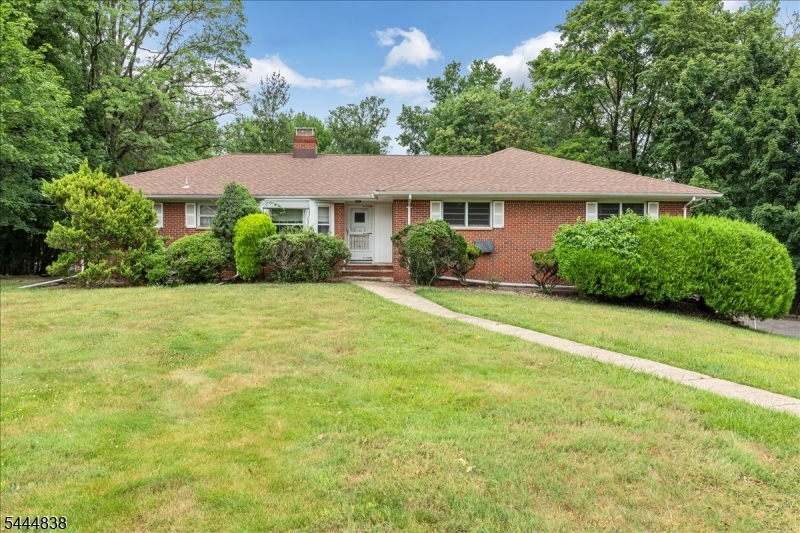6 Orchard Dr