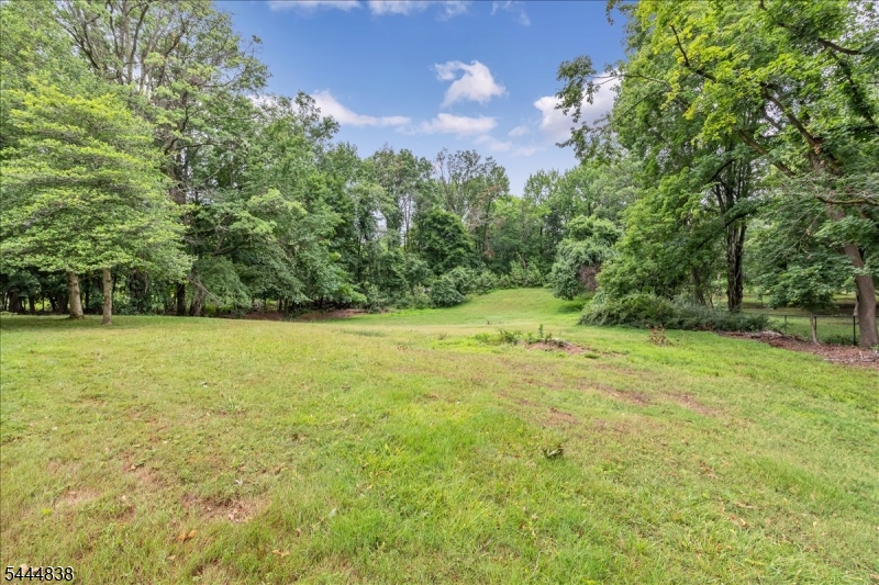 6 Orchard Dr