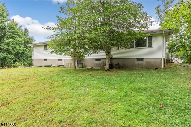 6 Orchard Dr