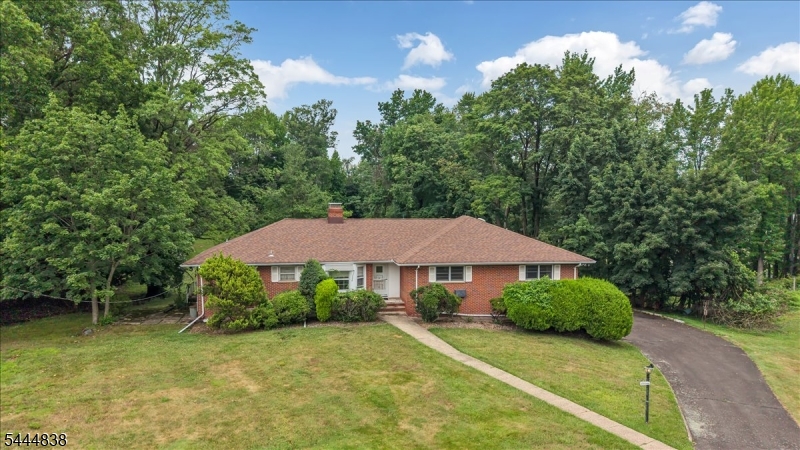 6 Orchard Dr