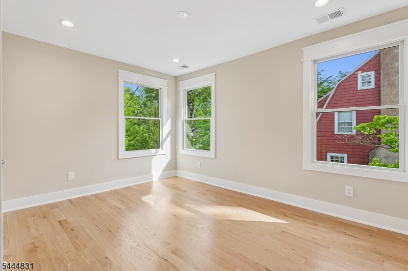 122 Stanmore Pl