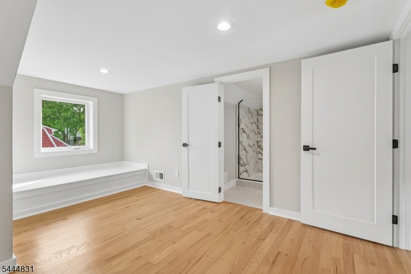 122 Stanmore Pl
