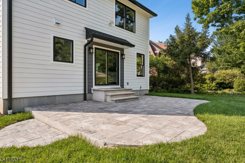 122 Stanmore Pl