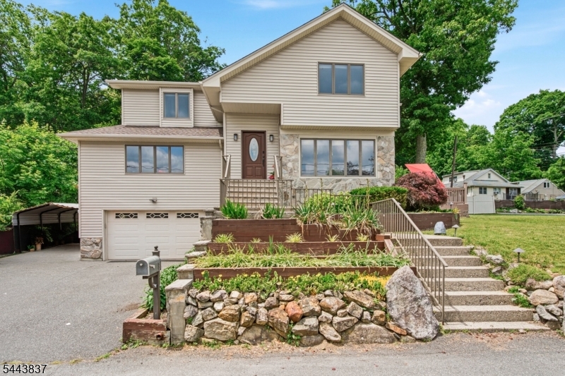 8 Oakwood Rd