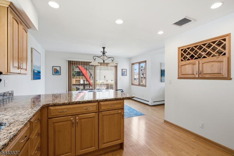 8 Oakwood Rd