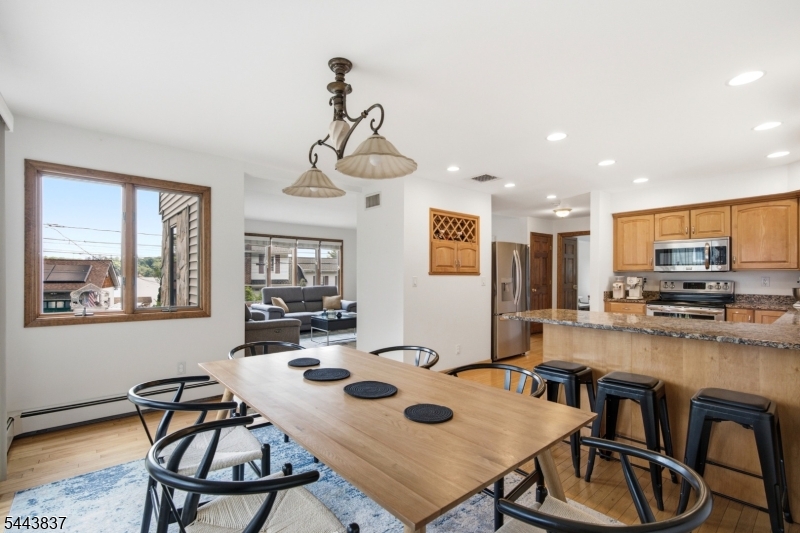 8 Oakwood Rd