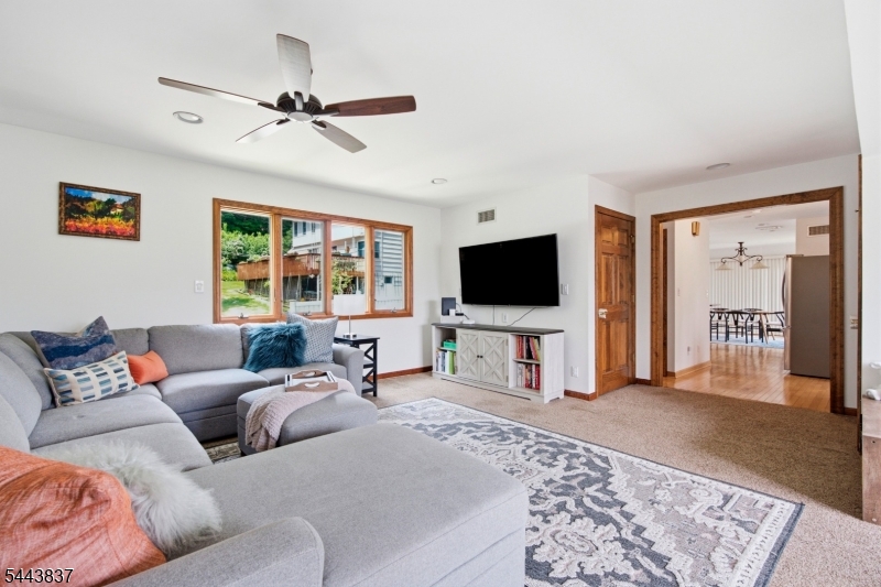 8 Oakwood Rd