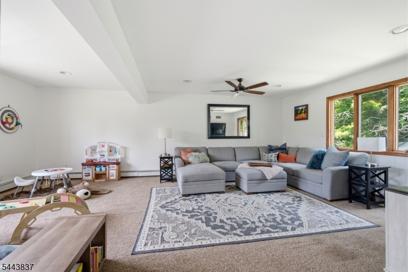 8 Oakwood Rd