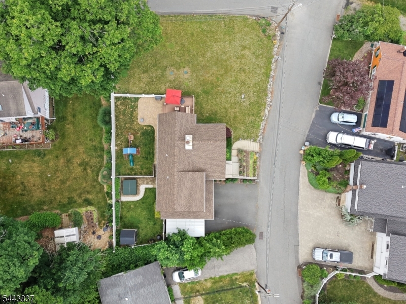 8 Oakwood Rd