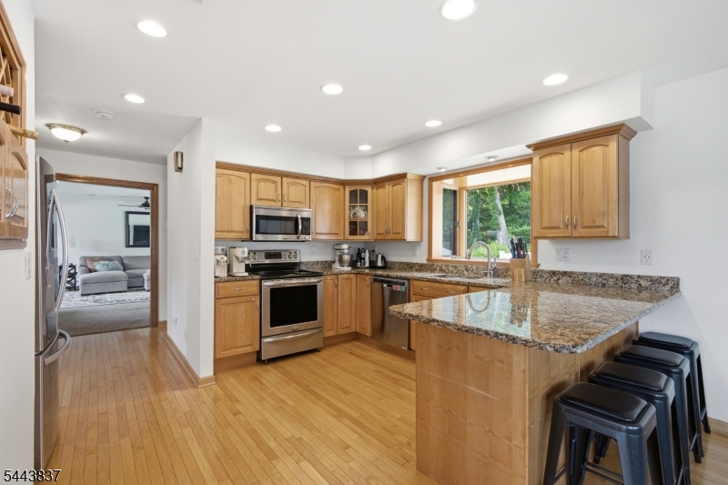 8 Oakwood Rd