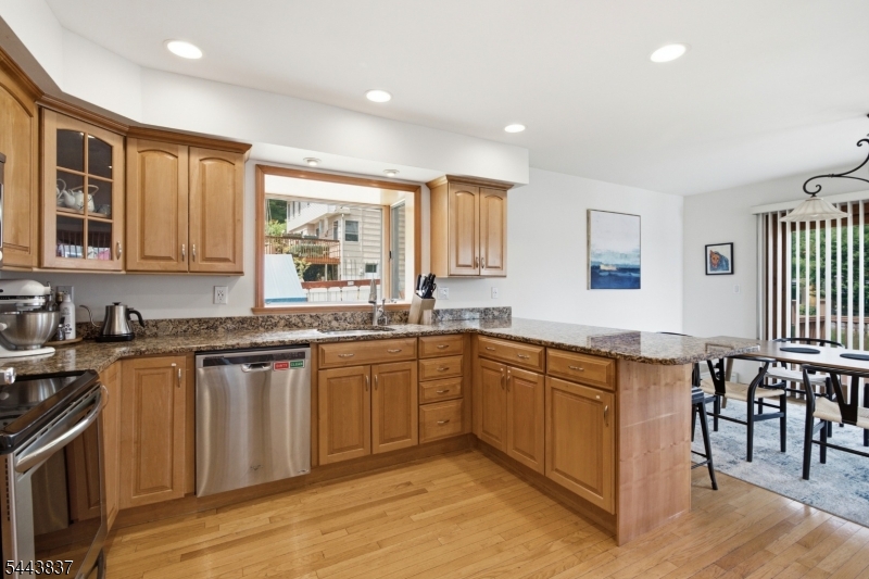 8 Oakwood Rd